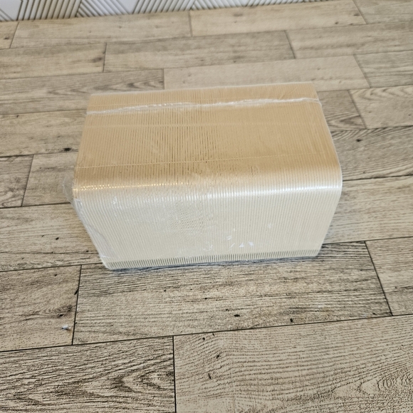 Gulden Draak Coasters Set of 100 New in Package Bar Coasters Disposable Coasters - Picture 4 of 4